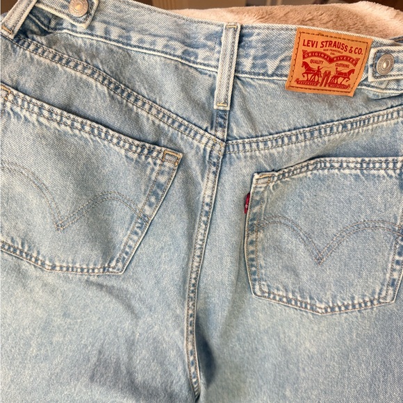 Light Wash Wide Leg Women's Jeans - Classic High Rise - Picture 5 of 6